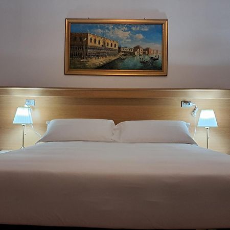 Hotel Tito 2 Μέστρε Εξωτερικό φωτογραφία